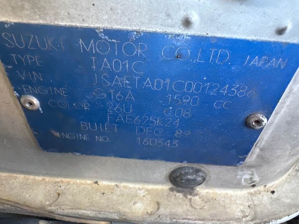 1989 Suzuki Vitara Oil Cap #B268