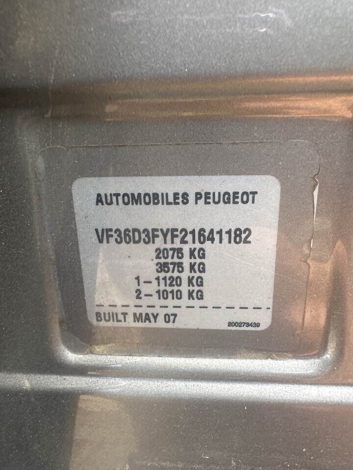 2007 Peugeot 407 Alternator #B137