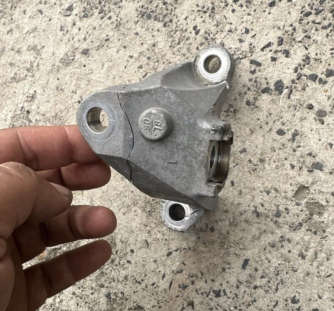 2007 Suzuki Sx4 Transmission Bracket #B119