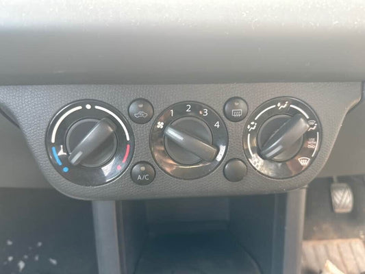 2007 Suzuki Swift AC Controls #B228