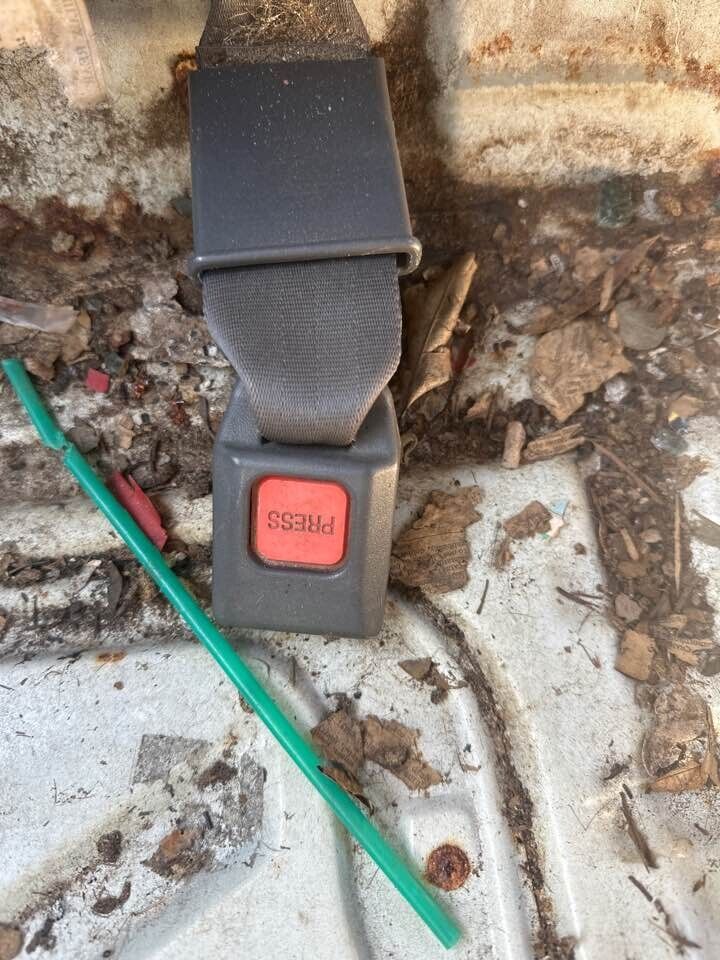 1989 Toyota 4Runner Seat Belt Stalk RH Rear #B276