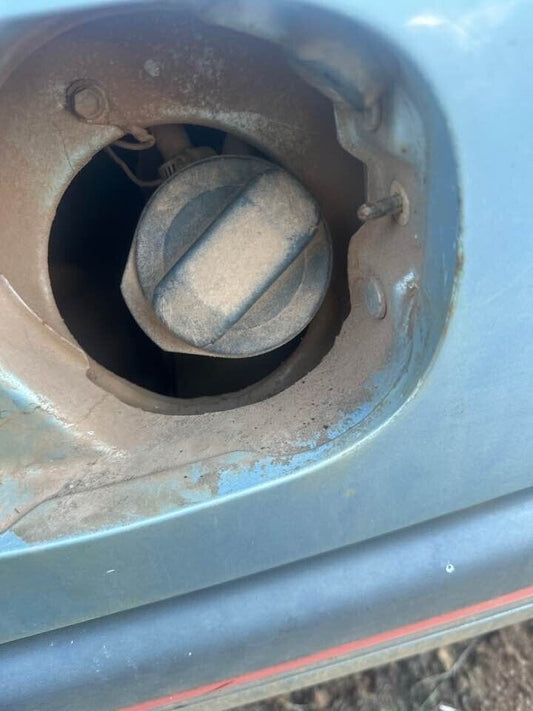 1990 Ford Ea Falcon Fuel Cap #B400