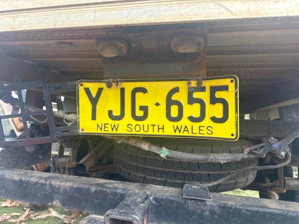 1990 Holden Tf Rodeo Rear number Plate Holder #B132