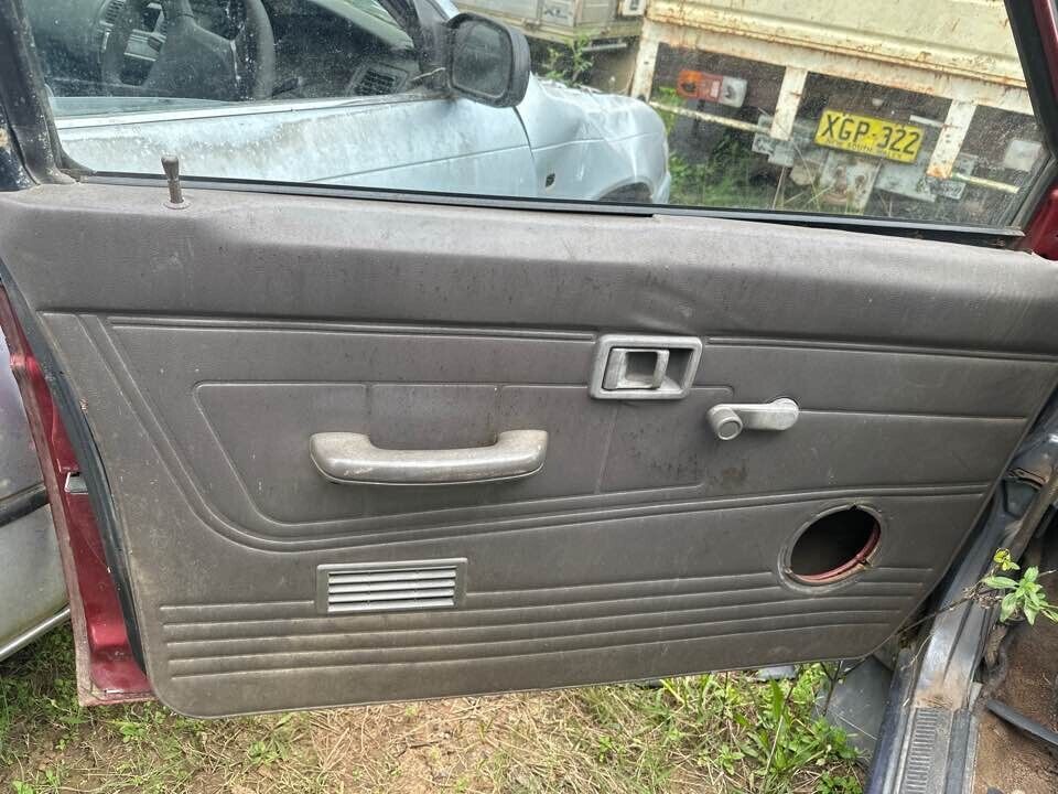 1993 Nissan Pathfinder LH Passengers Front Door Trim #B322