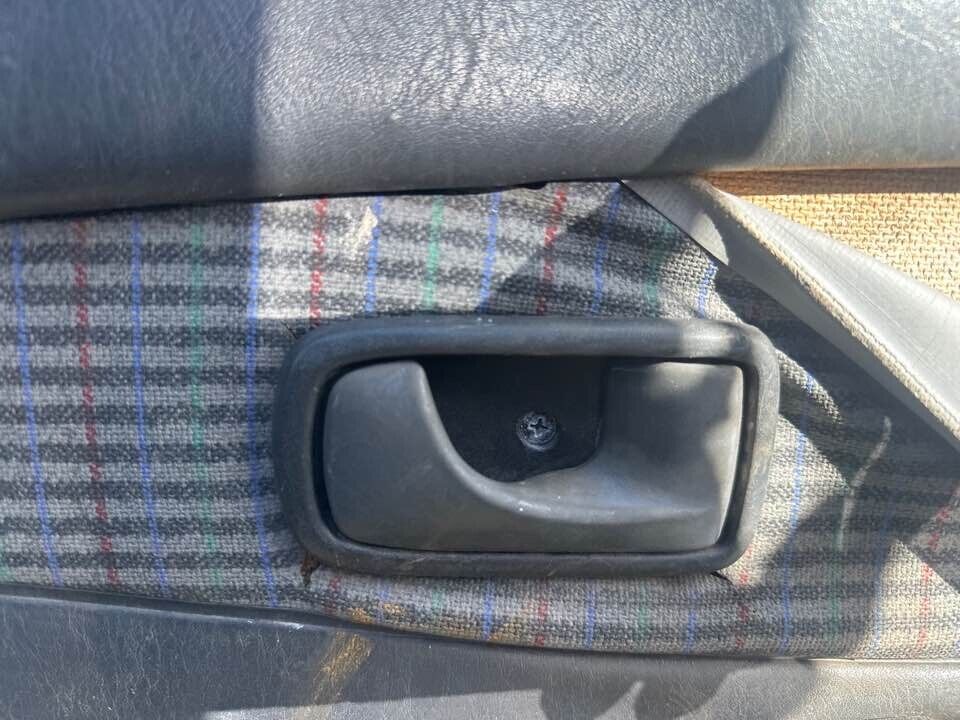 1993 Daihatsu Charade RH Drivers Front Inner Door Handle #B340