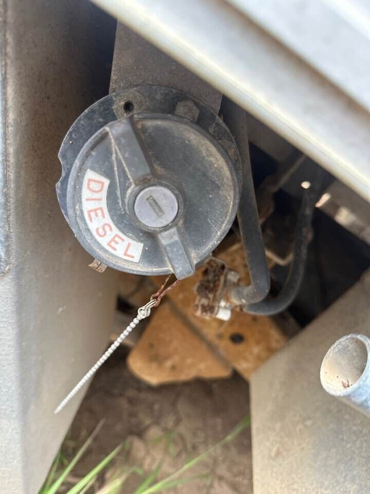 2007 Mazda Bt-50 Fuel Cap #B320