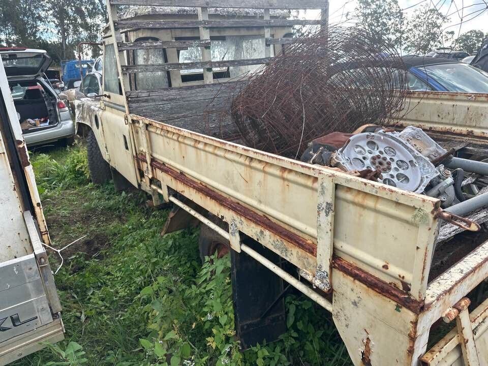 1974 Land-Rover 109 Radiator #B317