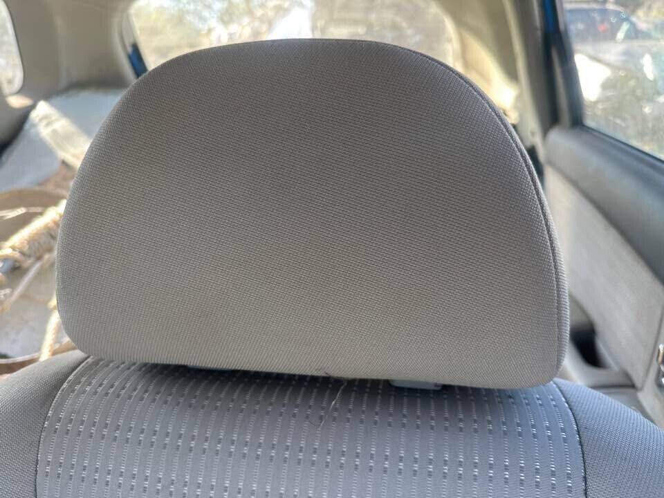 2007 Kia Cerato LH Passengers Front Head Rest #B272