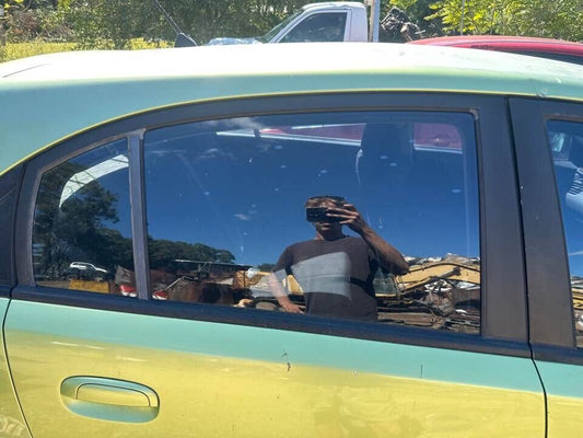 2007 Kia Rio RH Drivers rear Window Glass #B209