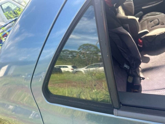 2007 Toyota Yaris Fixed Door Glass 1/4 RH Rear #B145