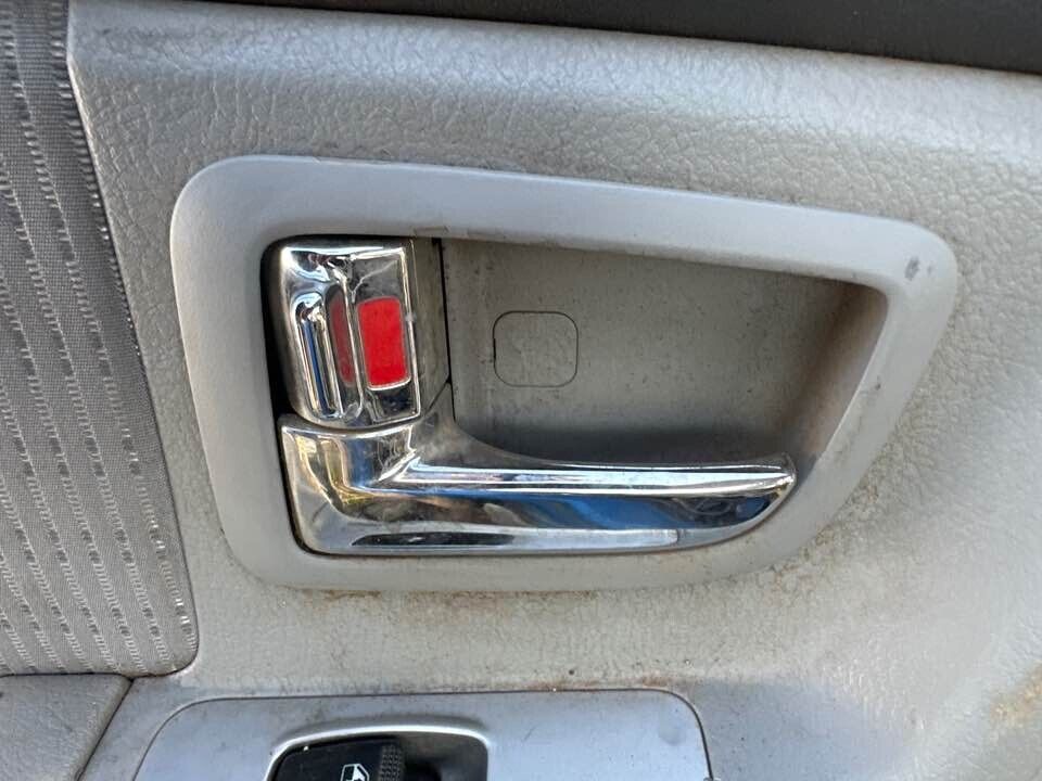 2007 Kia Cerato LH Passengers Side Rear Inner Door Handle #B272