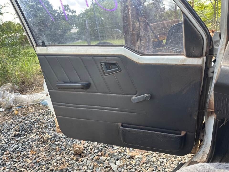 1992 Suzuki Vitara LH Passengers Front Door Trim #B197