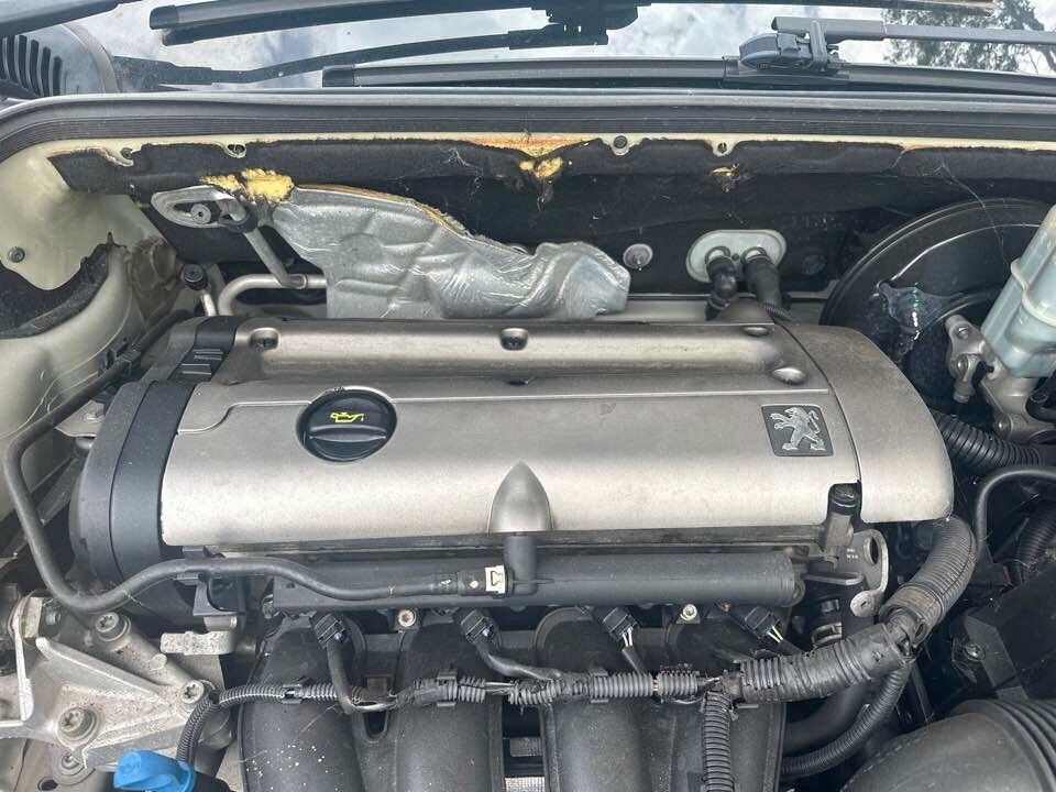 2007 Peugeot 407 Engine Cover #B137