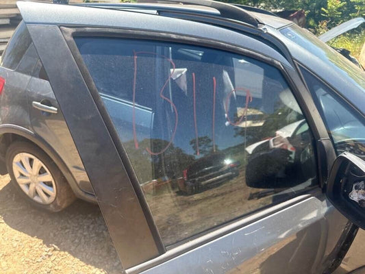 2007 Suzuki Sx4 RH Drivers Front Window Glass #B119