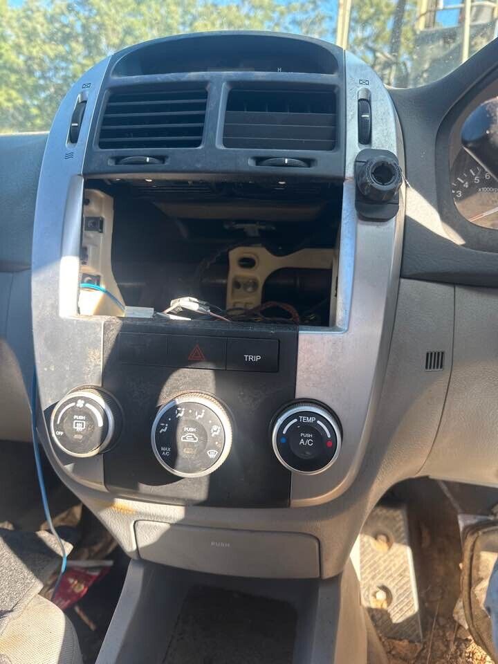 2007 Kia Cerato Centre Dash Facia #B272