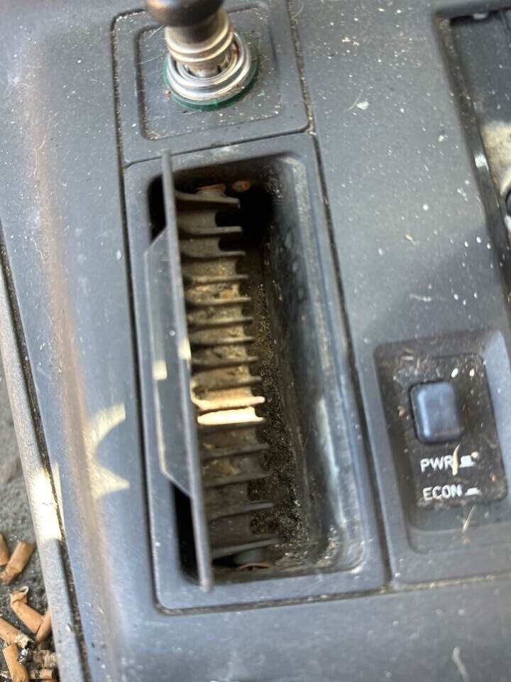 1994 Holden Vr Commodore Ashtray Front Centre #B419