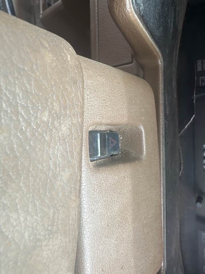 1990 Holden Tf Rodeo Hazard Light Switch #B132