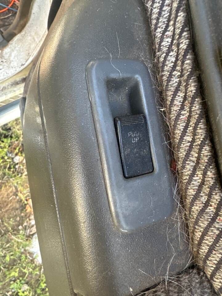 1993 Ford Raider Electric Window RH drivers Rear Switch #B278