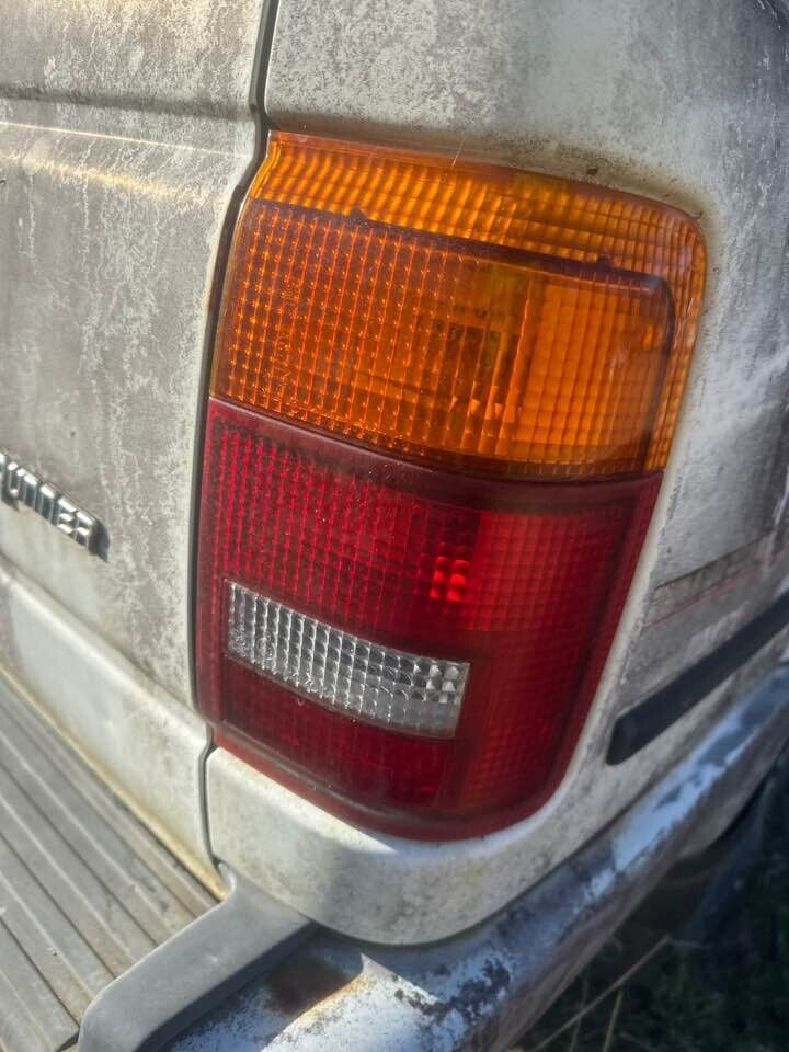 1992 Toyota 4Runner RH Drivers Right Taillight #B284