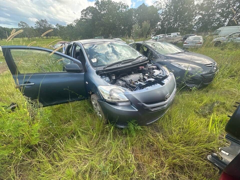 2007 Toyota Yaris Bonnet Cable #B145