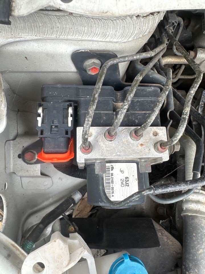 2007 Suzuki Swift ABS Module #B228