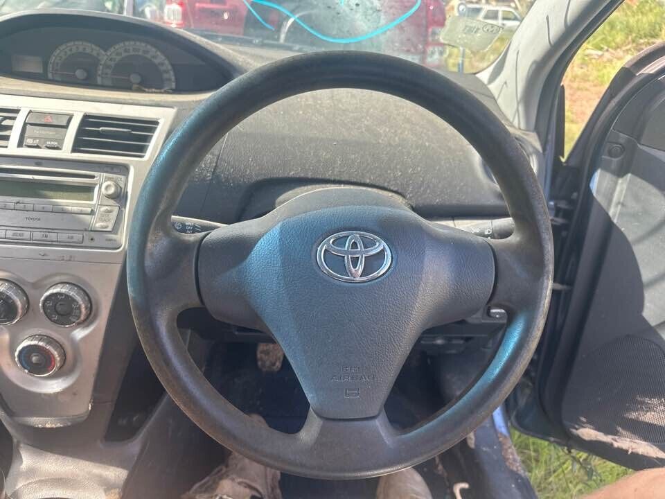 2007 Toyota Yaris Steering Wheel #B145