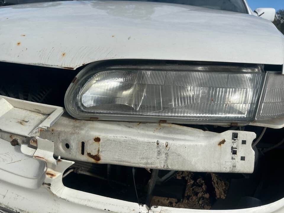 1994 Holden Vr Berlina LH Passengers Left Headlight #B222