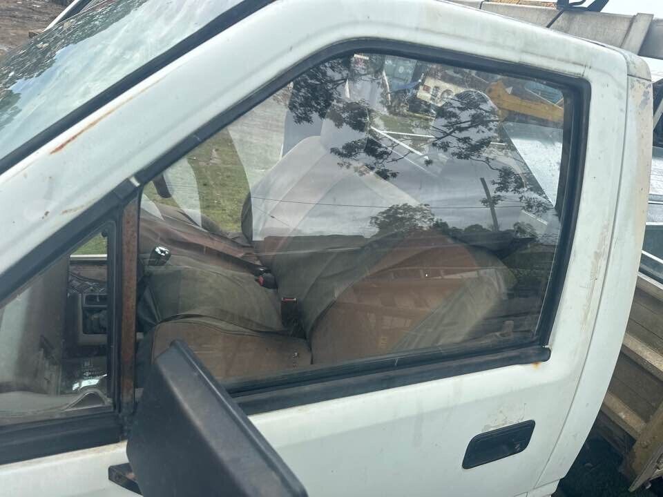 1990 Holden Tf Rodeo LH Passengers Front Window Glass #B132