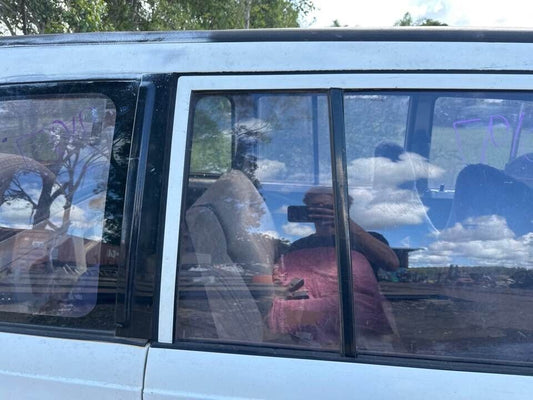 1992 Suzuki Vitara Fixed Door Glass 1/4 RH Rear #B197