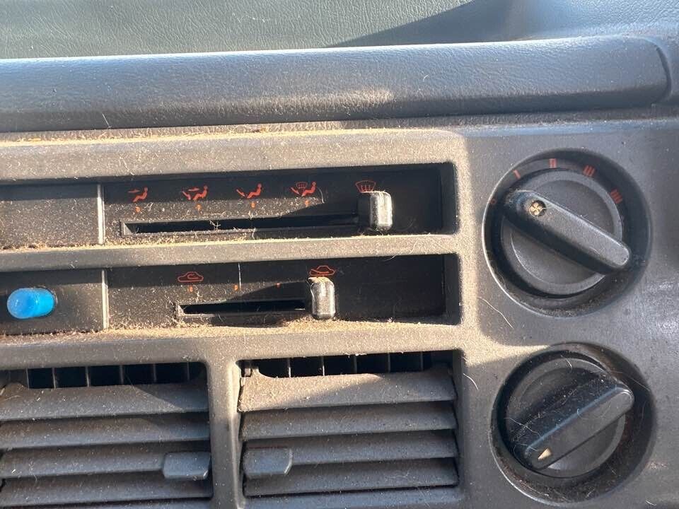 1993 Ford Raider AC Controls #B278