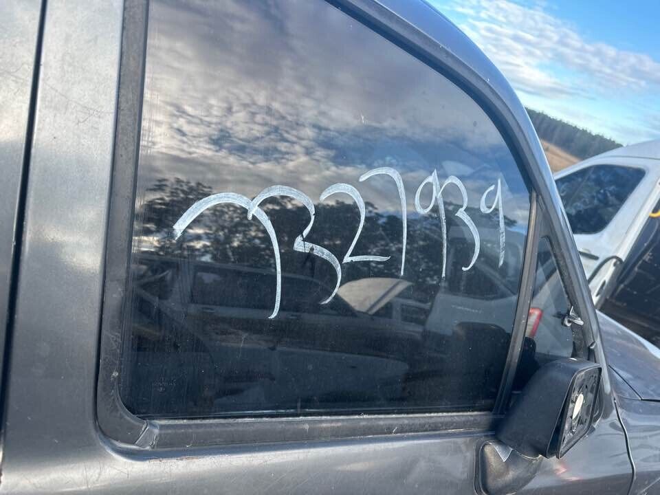 1990 Toyota 4Runner RH Drivers Front Window Glass #B279