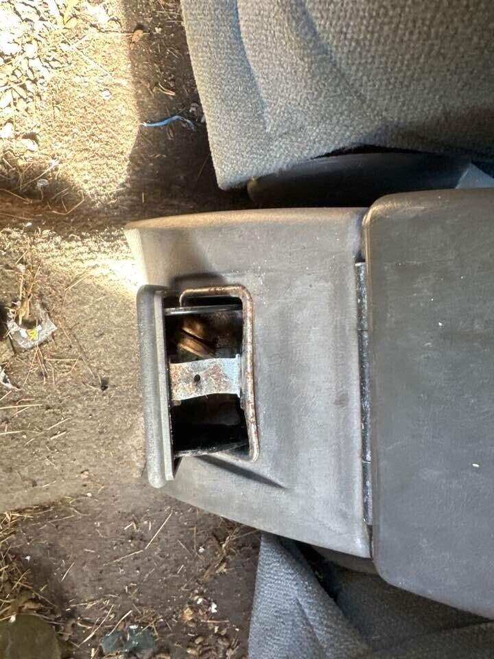 1989 Toyota 4Runner Ashtray Rear Centre #B276