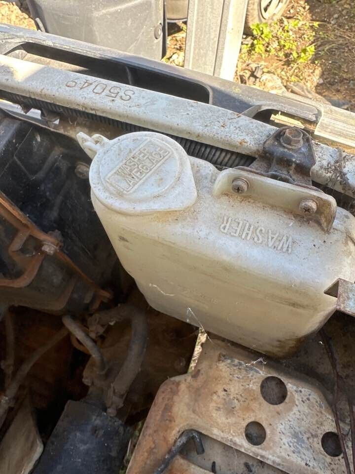 1989 Toyota 4Runner Window Washer Bottle #B276