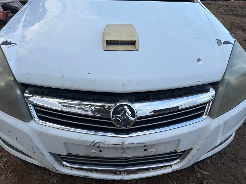 2008 Holden Ah Astra Front Grill #B214