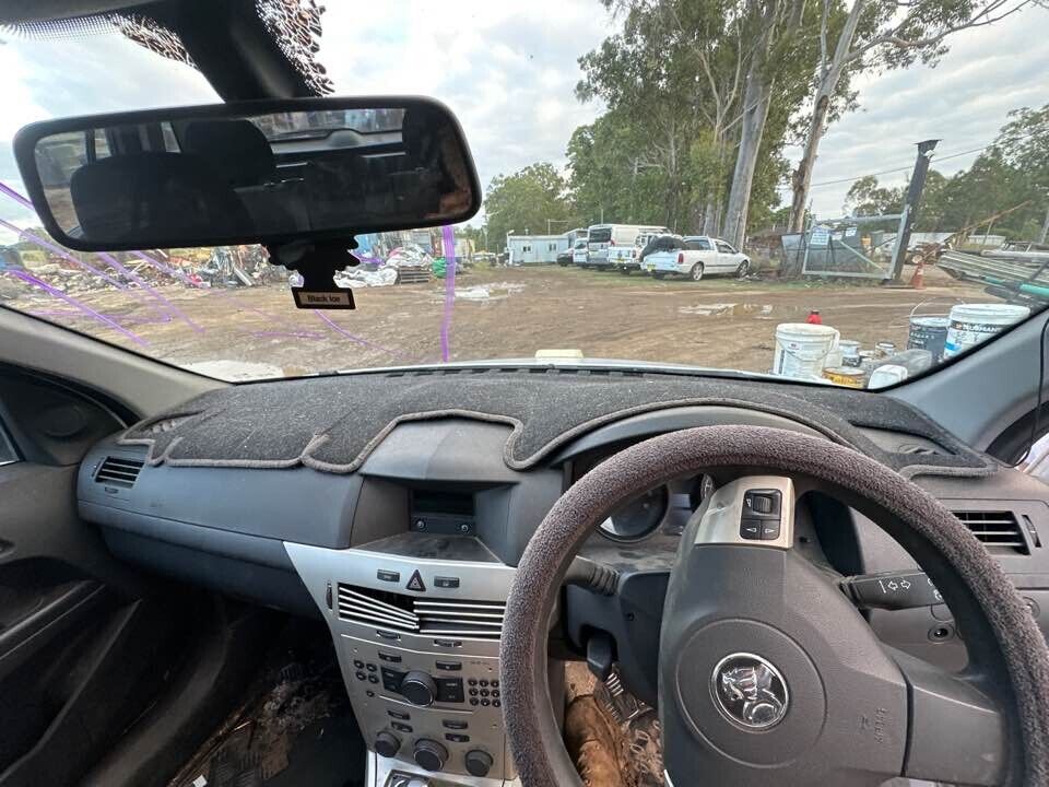2008 Holden Ah Astra Dash Mat #B214