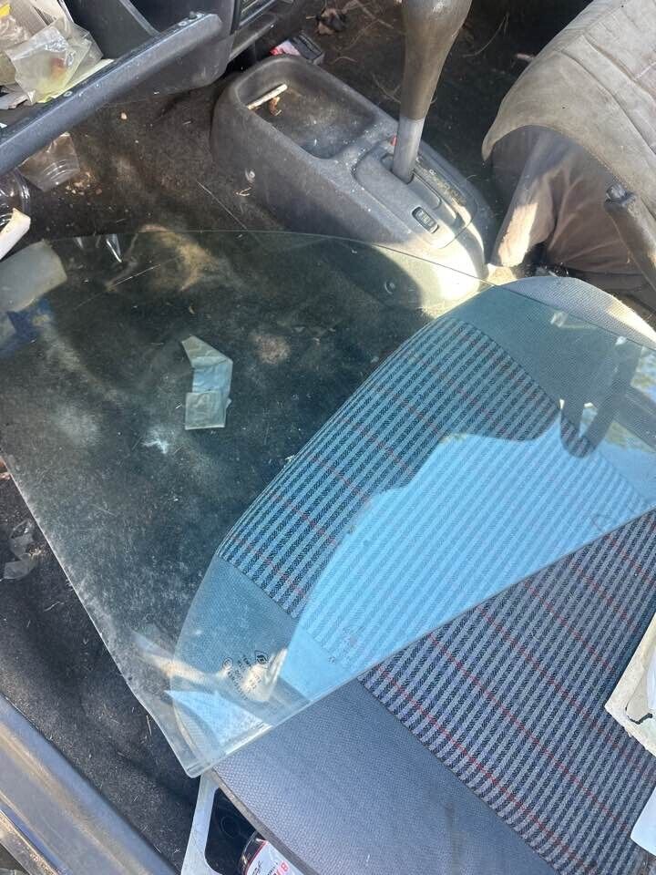 1993 Daihatsu Charade LH Passengers Front Window Glass #B340
