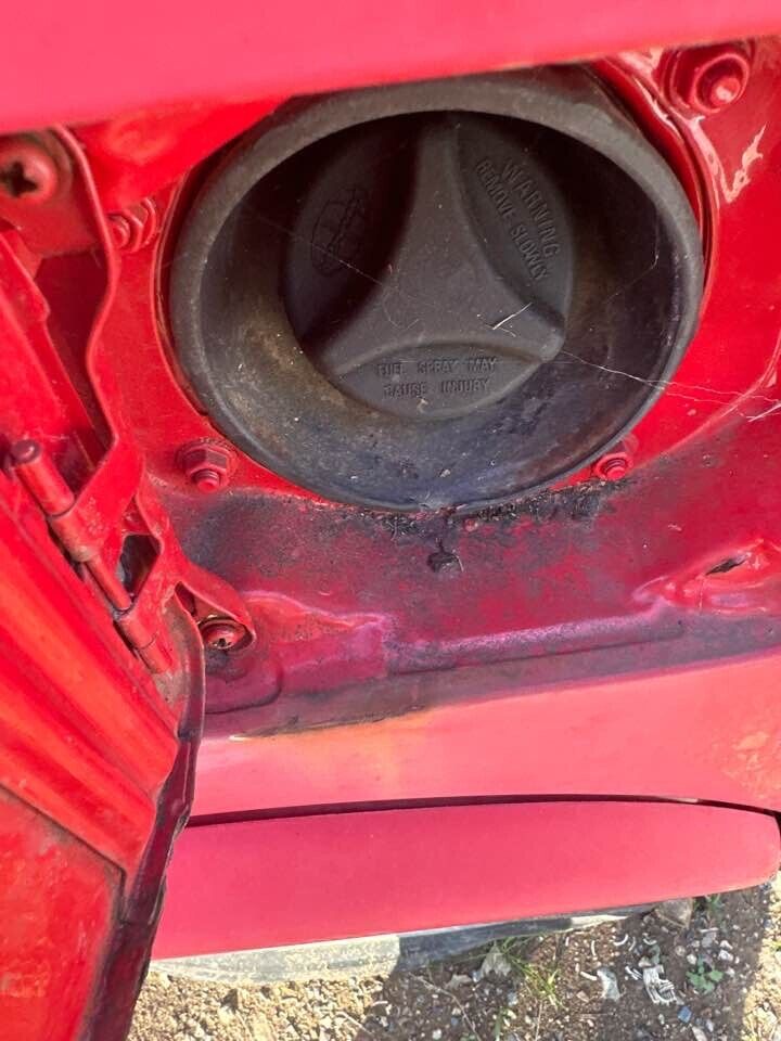 1994 Nissan S-Cargo Fuel Cap #B261