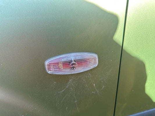 2007 Kia Rio Left LH Passengers Guard Repeater/Blinker #B209