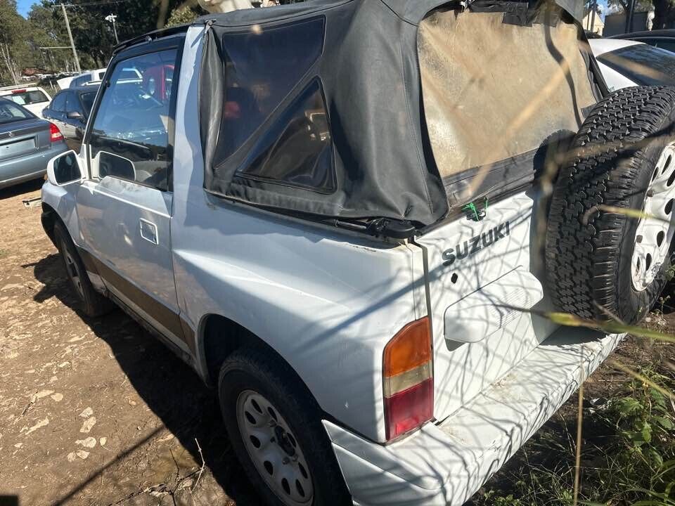 1989 Suzuki Vitara Engine Bay Fuse Box #B268