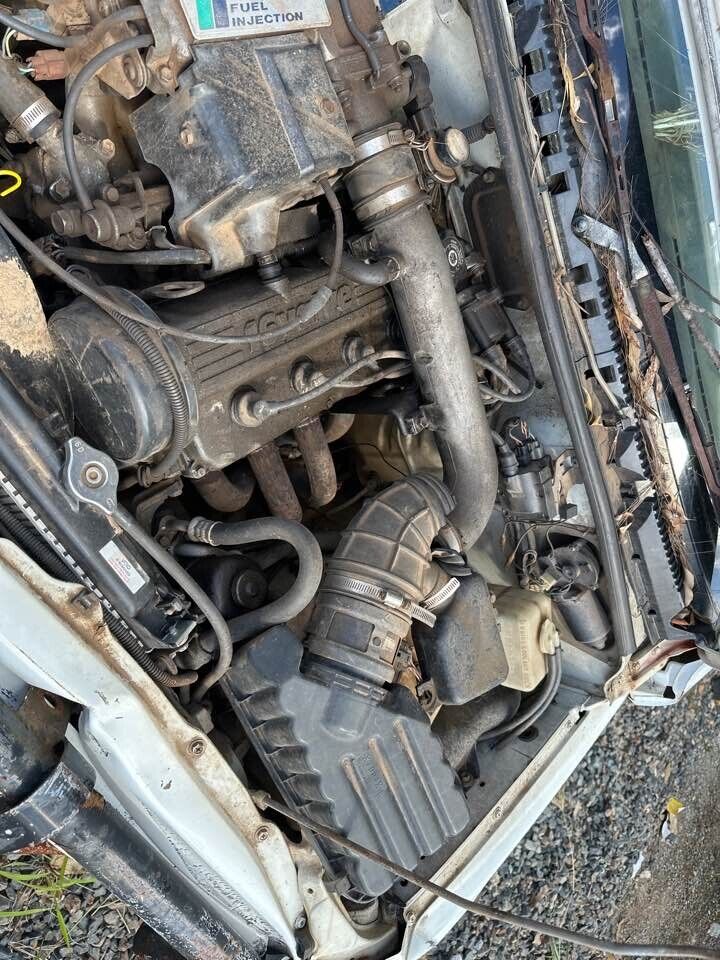 1992 Suzuki Vitara Air Cleaner Box & Pipe #B197