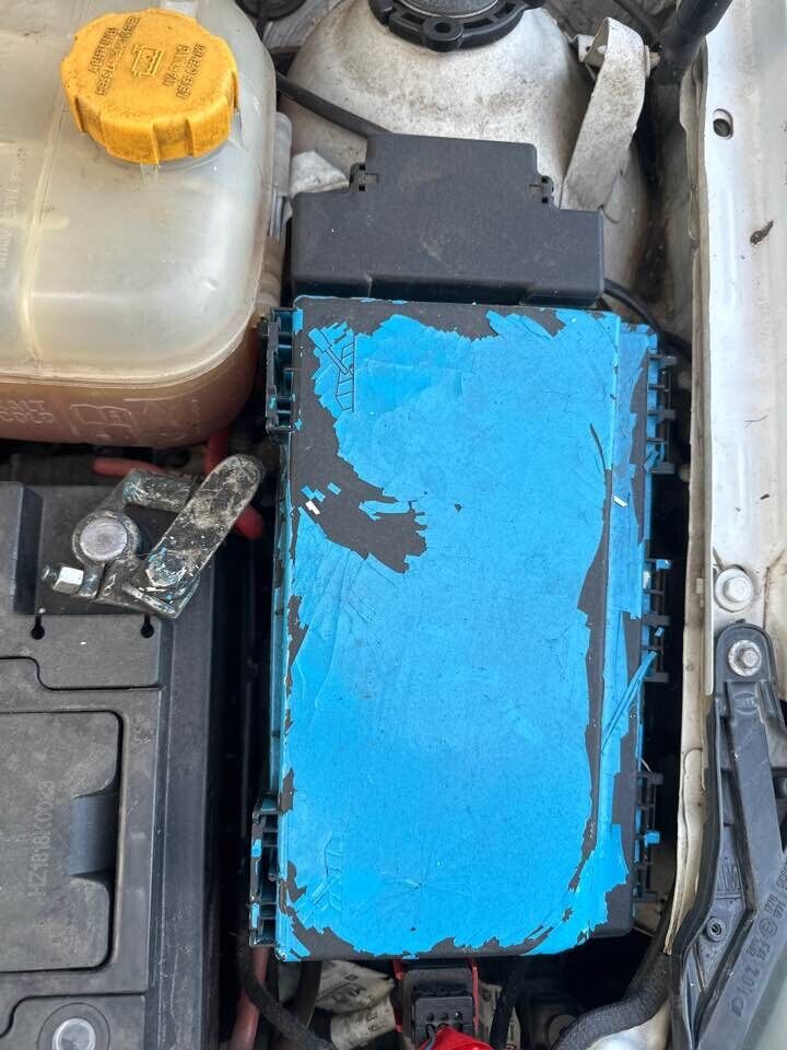 2008 Holden Ah Astra Engine Bay Fuse Box #B214