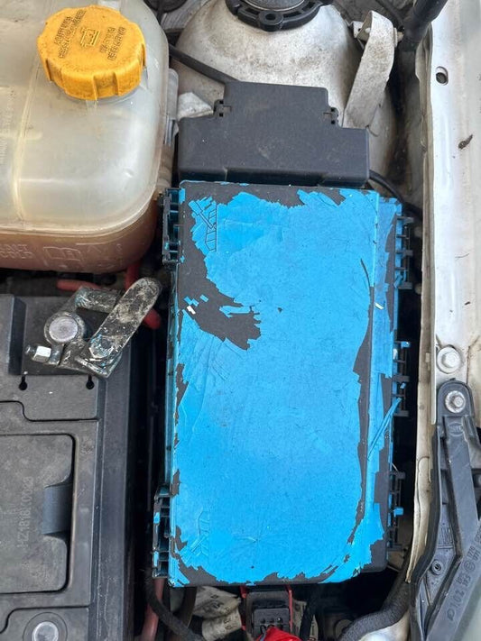 2008 Holden Ah Astra Engine Bay Fuse Box #B214