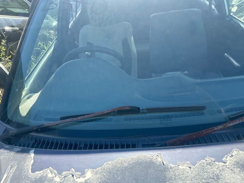 1993 Daihatsu Charade RH Drivers Wiper Arm #B340