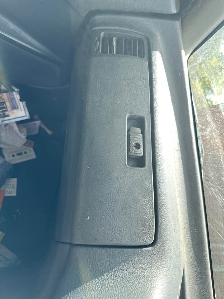 1992 Honda Integra LH Dash Pocket Lid #B196