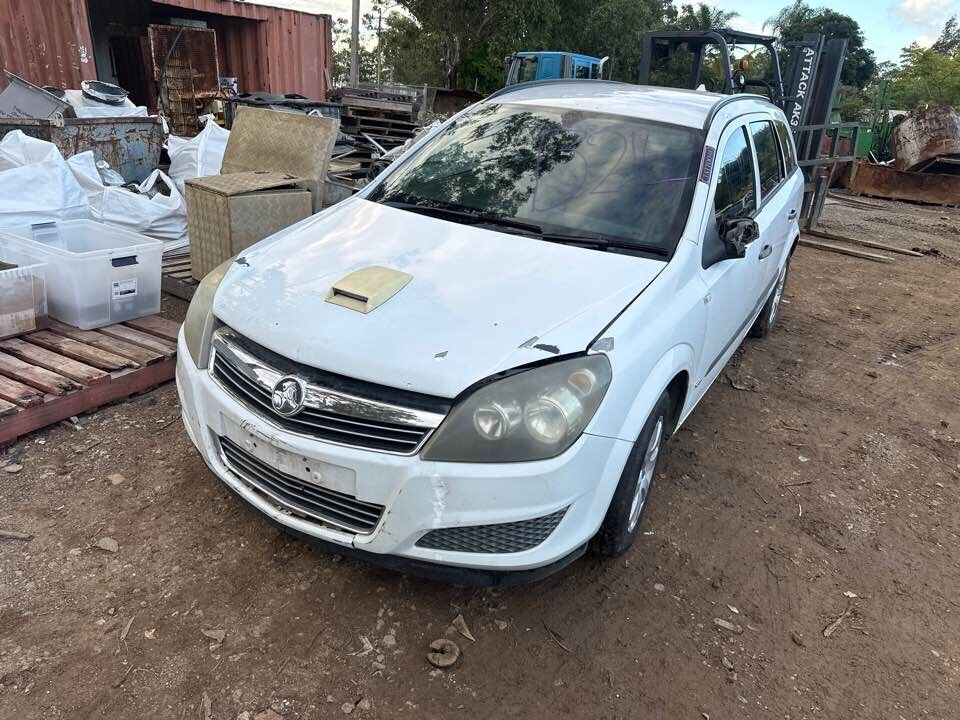 2008 Holden Ah Astra LH Rear Door Lower Door Hinge #B214