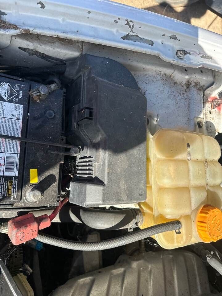 2008 Ford Fg Falcon Engine Bay Fuse Box #B227