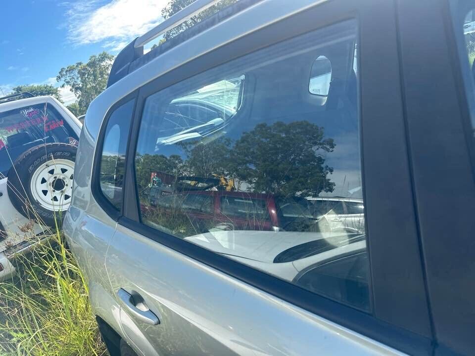 2007 Hyundai Tucson RH Drivers rear Window Glass #B140