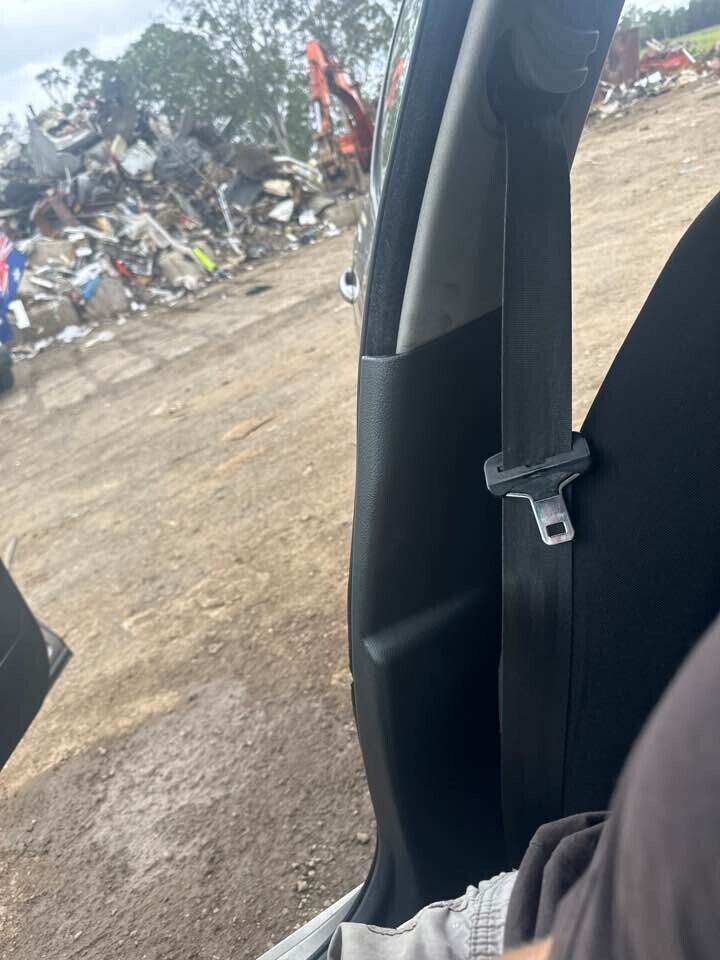 2007 Peugeot 407 RH Drivers Front Seat Belt #B137