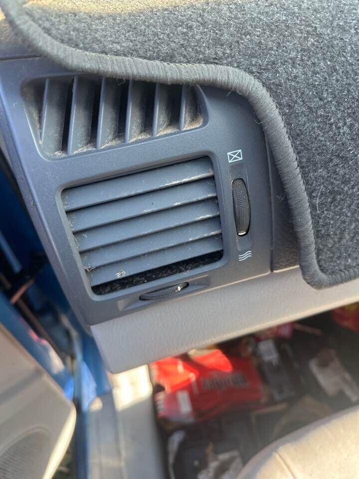 2007 Kia Cerato Aircon Vents Front Left #B272