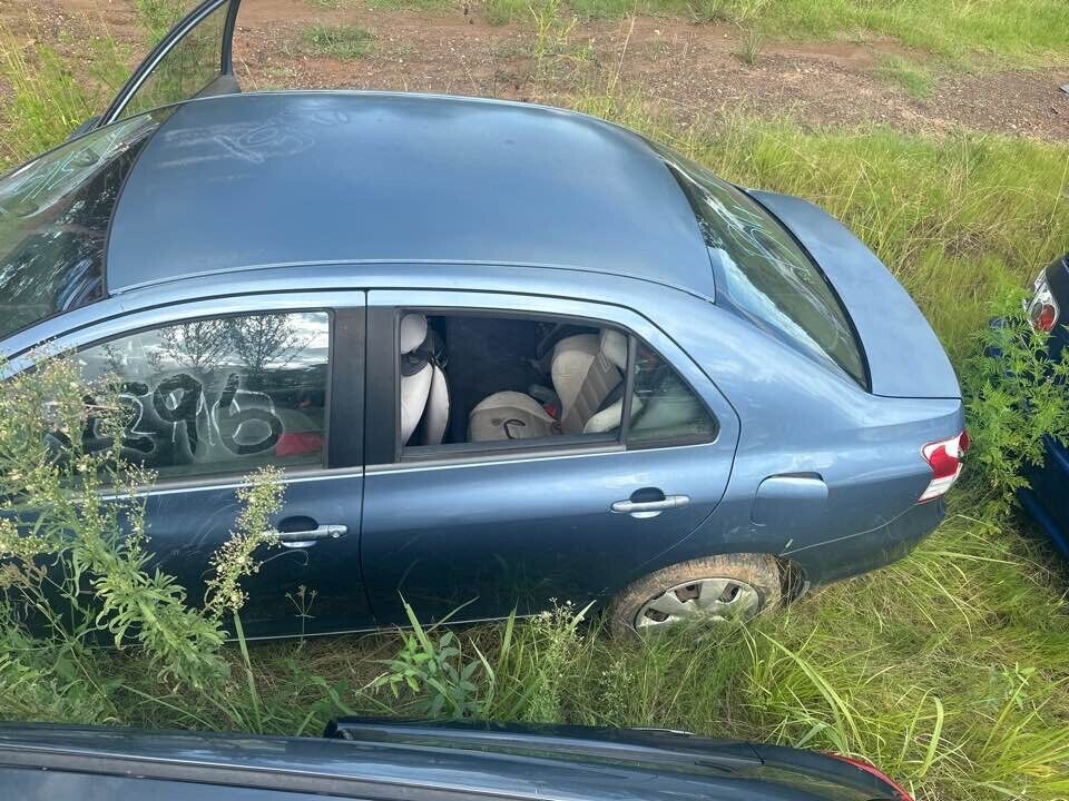 2007 Toyota Yaris Instrument Cluster (Electronic) #B145